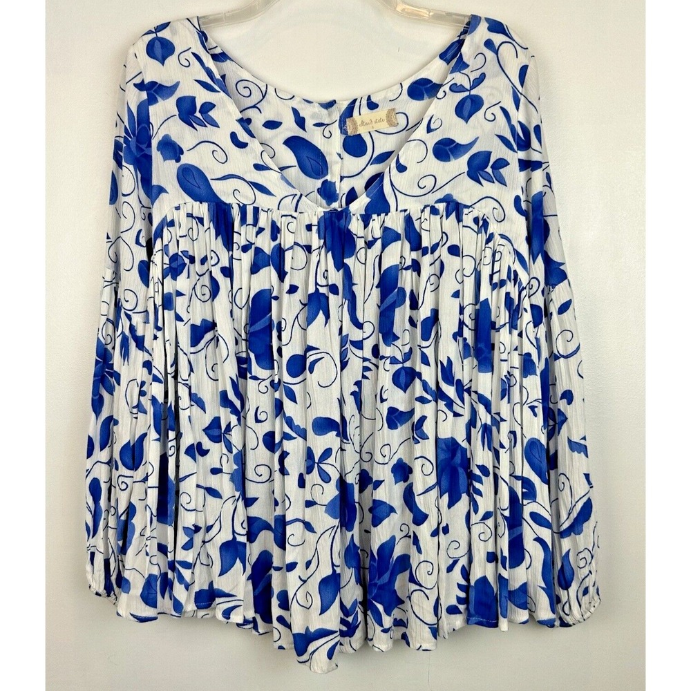 Altar'd State Boho Top 3/4 Bell Sleeves Blue & White Floral Size Small Gypsy